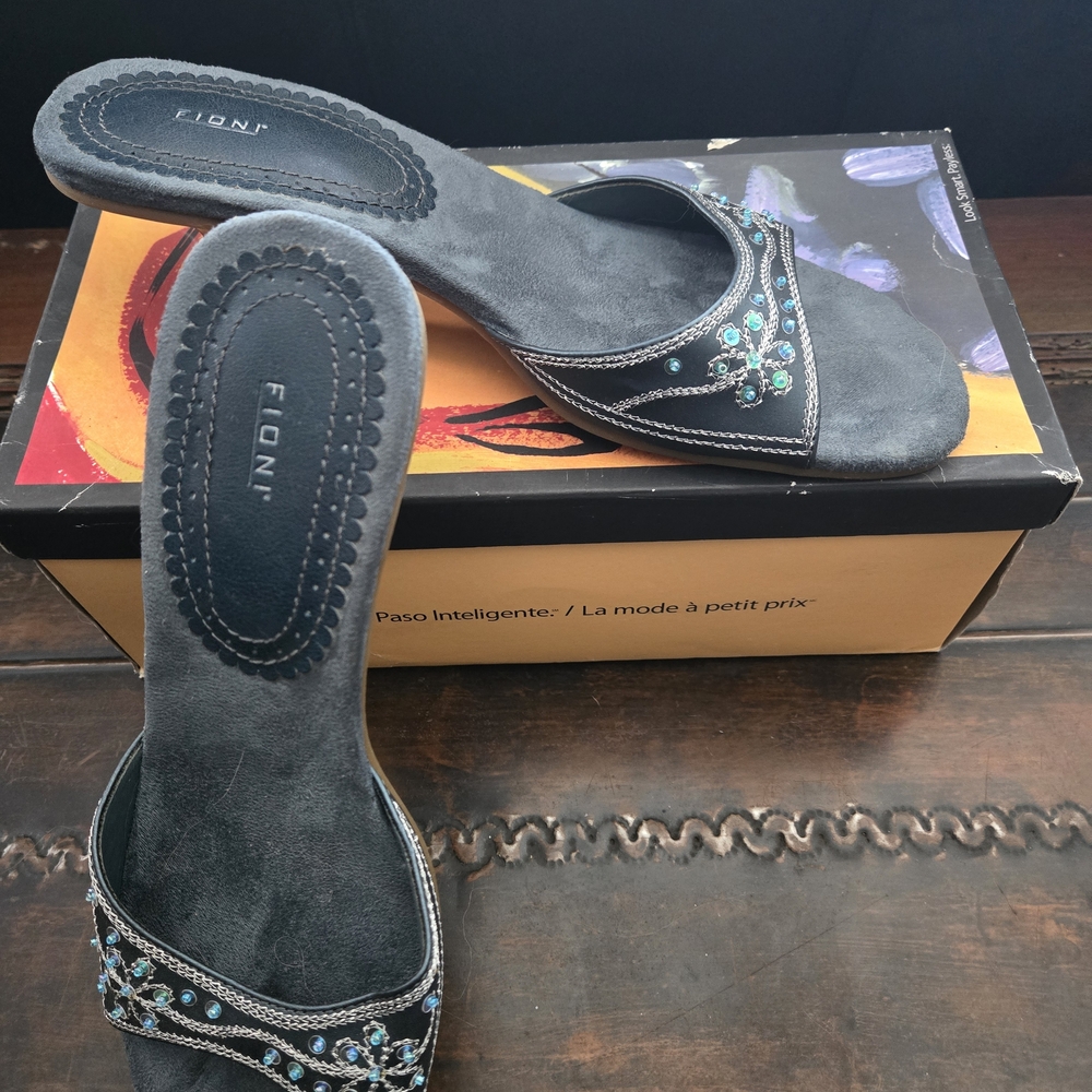 FIONI Clothing Women's Blue Embellished Sandals
